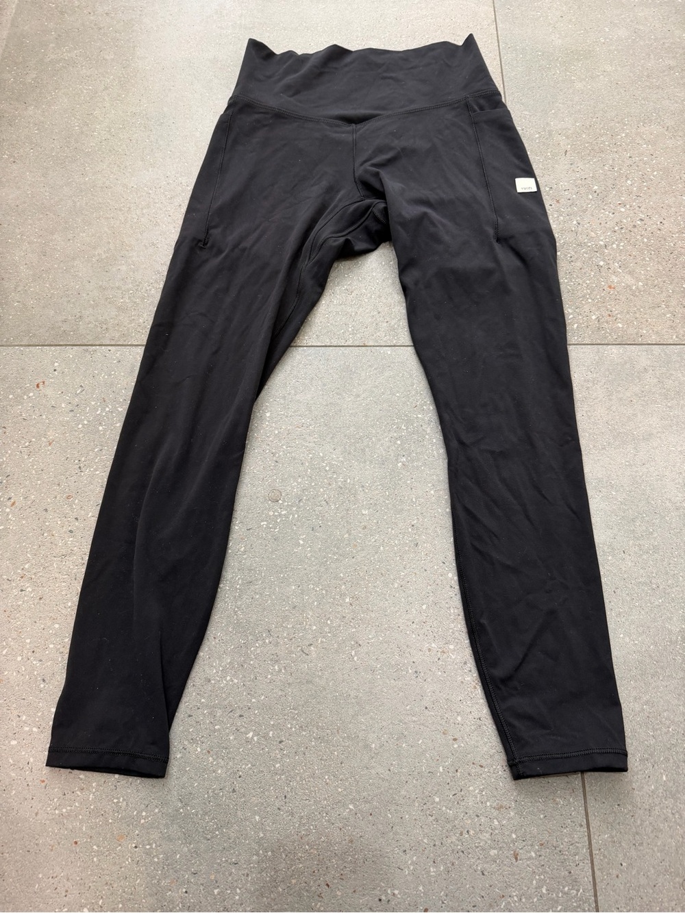 Vuori AllTheForm Legging - Short 22” - Picture 3 of 6